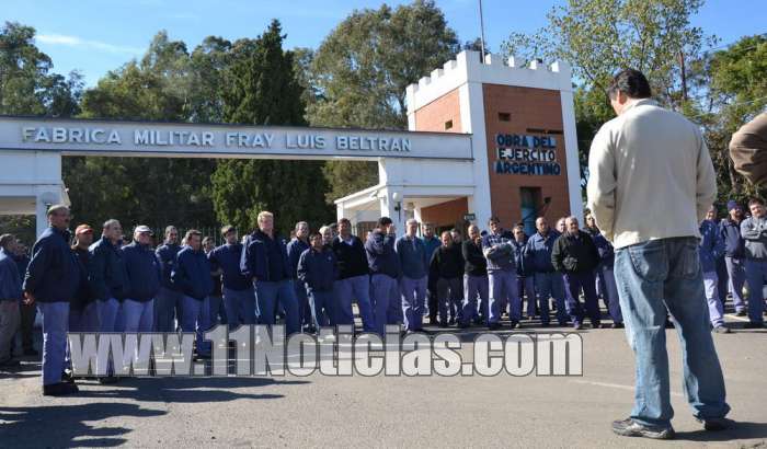 Obreros de Fabrica Militar reclaman sus derechos laborales Obreros de Fabrica Militar reclaman sus derechos laborales