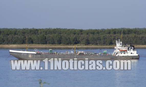 Chocan dos barcos en el Paraná, hay desaparecidos Chocan dos barcos en el Paraná, hay desaparecidos