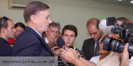 Una docena de Candidatos. Una docena de Candidatos.