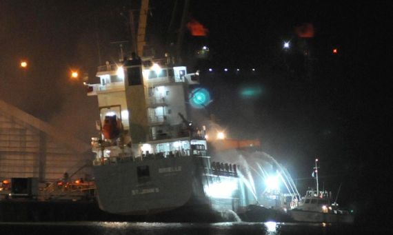Ensenada: Se incendió un buque en el Puerto La Plata Ensenada: Se incendió un buque en el Puerto La Plata