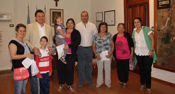 Raimundo entregó tres nuevas pensiones no contributivas Raimundo entregó tres nuevas pensiones no contributivas