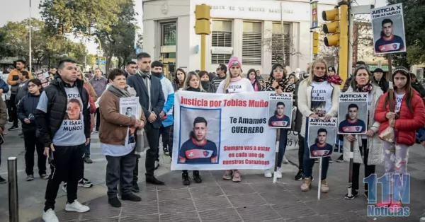 Se Manifestaron En La Esquina De Los Bancos Para Pedir Justicia Por