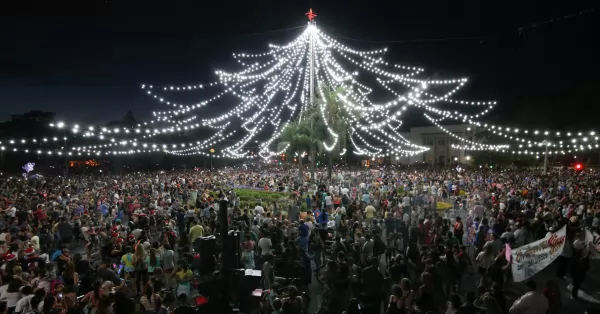 Rosario: Hoy se enciende el tradicional arbolito de Navidad de Pellegrini y Oroño y habrá desvíos
