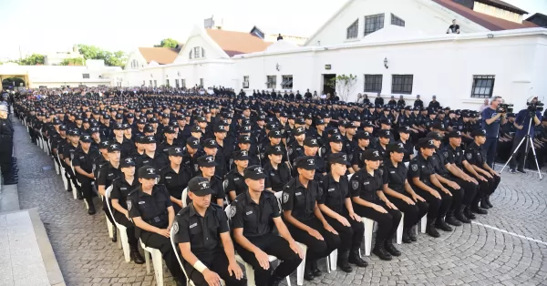 Egresaron policías y suman más de 1400 nuevos efectivos en toda la provincia
