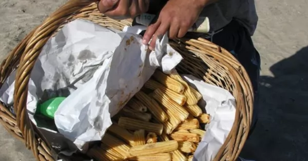 Municipales intentaron incautar los churros a un vendedor en Pinamar y los turistas lo impidieron