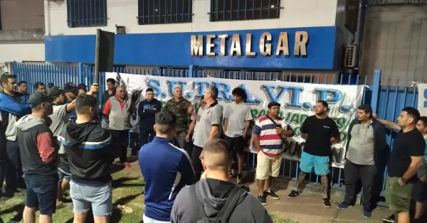 Vigiladores reclaman puestos laborales en una empresa de Puerto San Martín