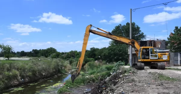 Sacaron más de 110 toneladas de basura del arroyo Ludueña 