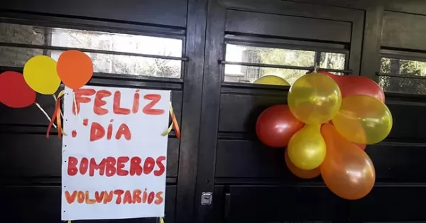 Por el Día del Bombero Voluntario, invitan a decorar las casas con globos rojos y amarillos 