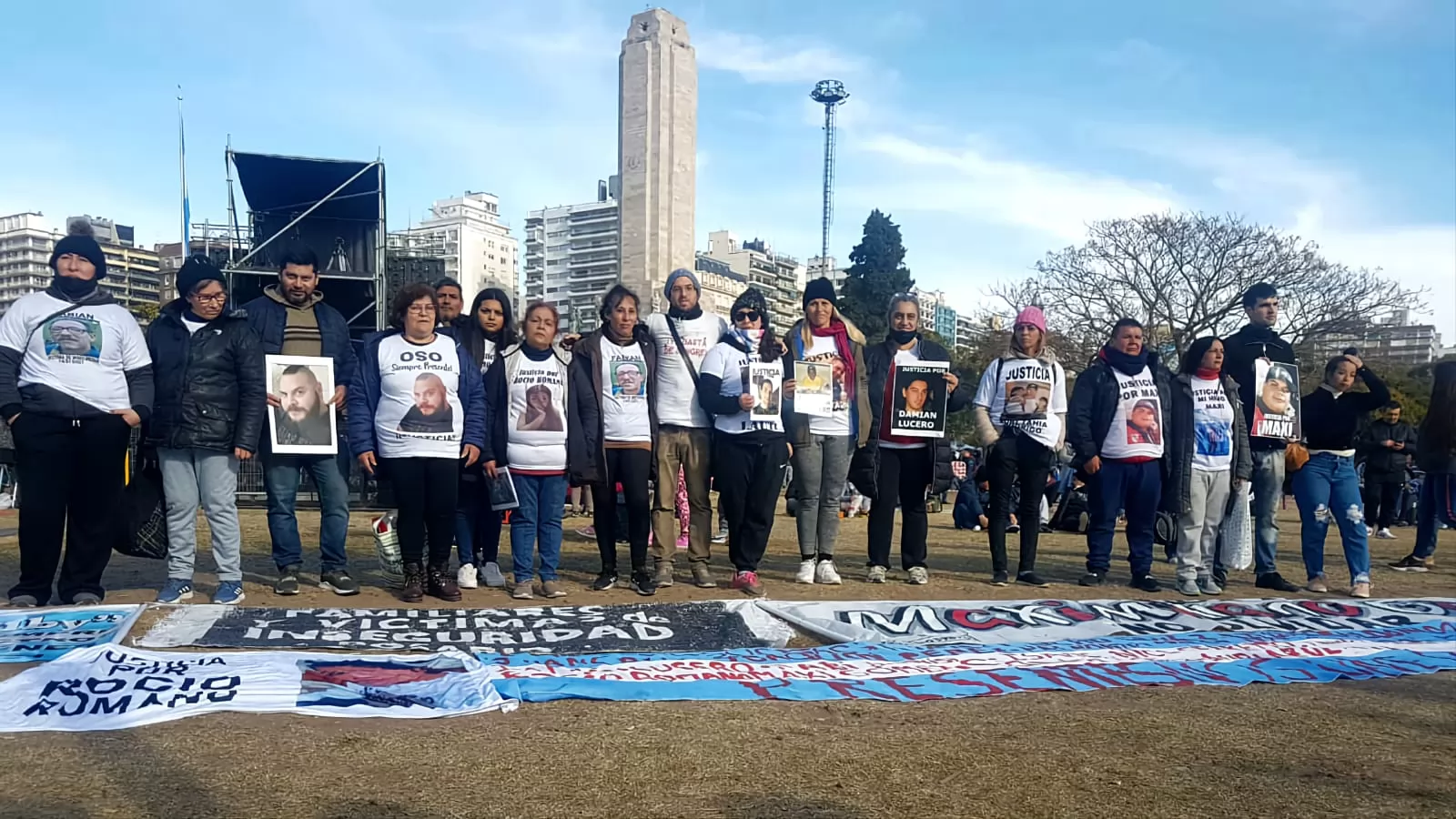 Familiares de víctimas de inseguridad se manifestaron el lunes en el Monumento 