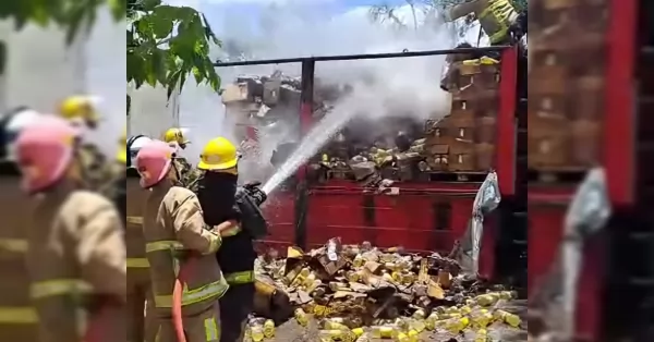 Se incendió un camión de aceite por una bengala durante la Final del Mundial en San Lorenzo