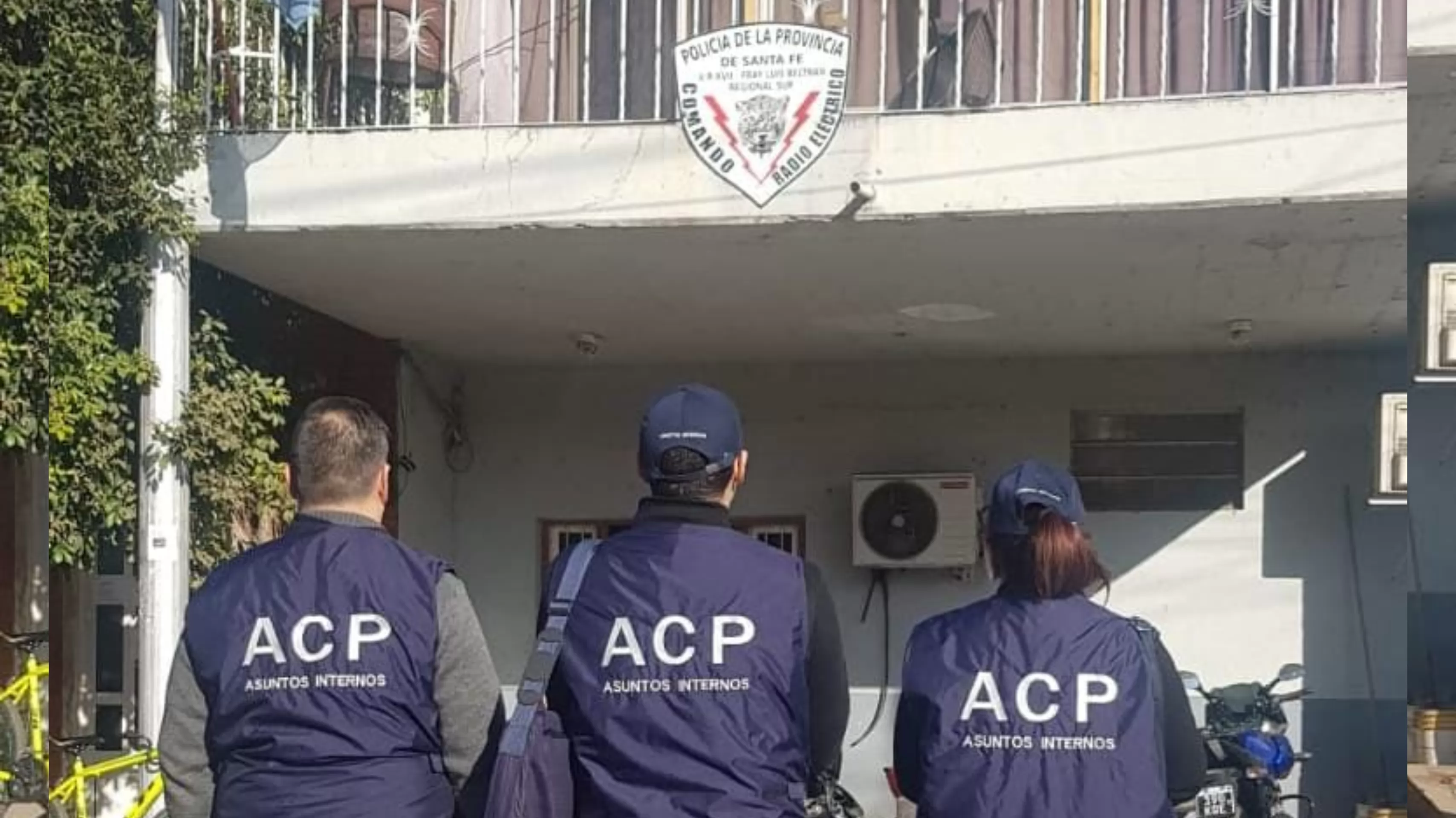 Dictaron prisión por 40 días a los policías de Beltrán acusados de robar dinero en un accidente