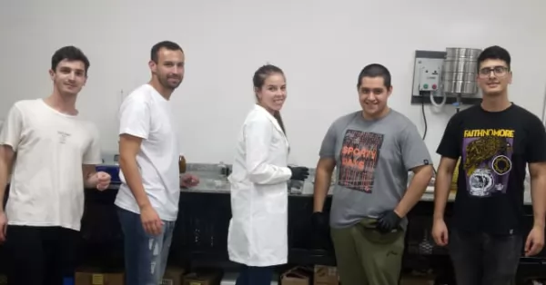 Estudiantes del Beppo Levi elaboraron repelentes contra los mosquitos 