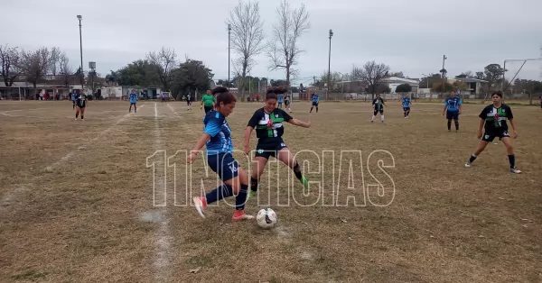 Perczyk y Tapia buscan que se incorpore el fútbol femenino en las escuelas