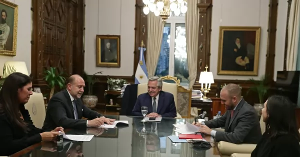 Perotti firmó con nación el convenio para regularizar la deuda de coparticipación