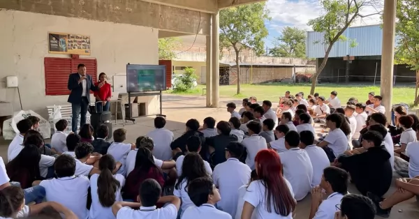 San Lorenzo: el programa municipal de reciclado de plásticos se expande en las escuelas