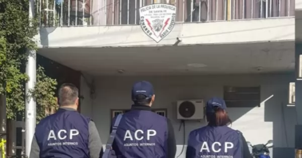 El fiscal pide 3 años de prisión para los policías acusados por robo en Beltrán mientras siguen detenidos 