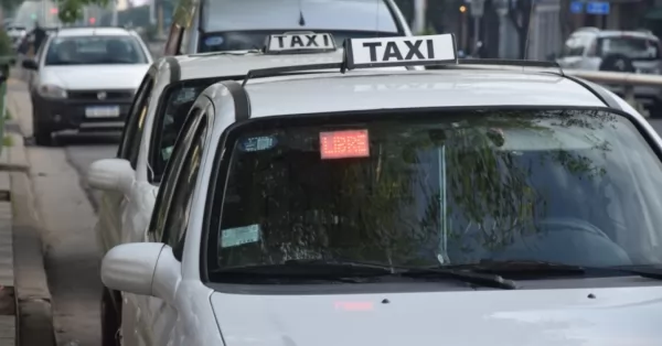 Proponen un proyecto para que los taxistas renueven las unidades con descuento del IVA