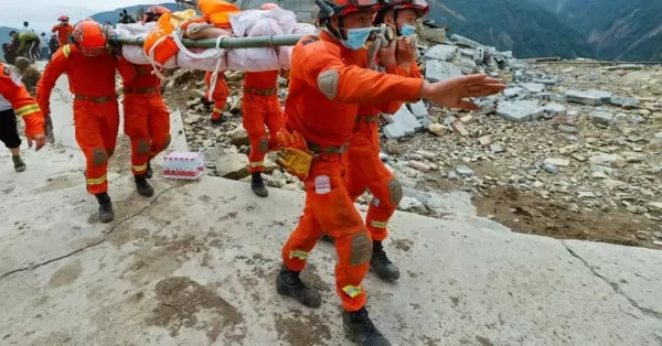 Ya hay 82 muertos, 270 heridos y 35 desaparecidos tras un terremoto en China