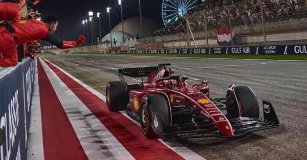 Ferrari volvió al triunfo en la Fórmula 1 con Leclerc primero y Sainz segundo en Bahrein