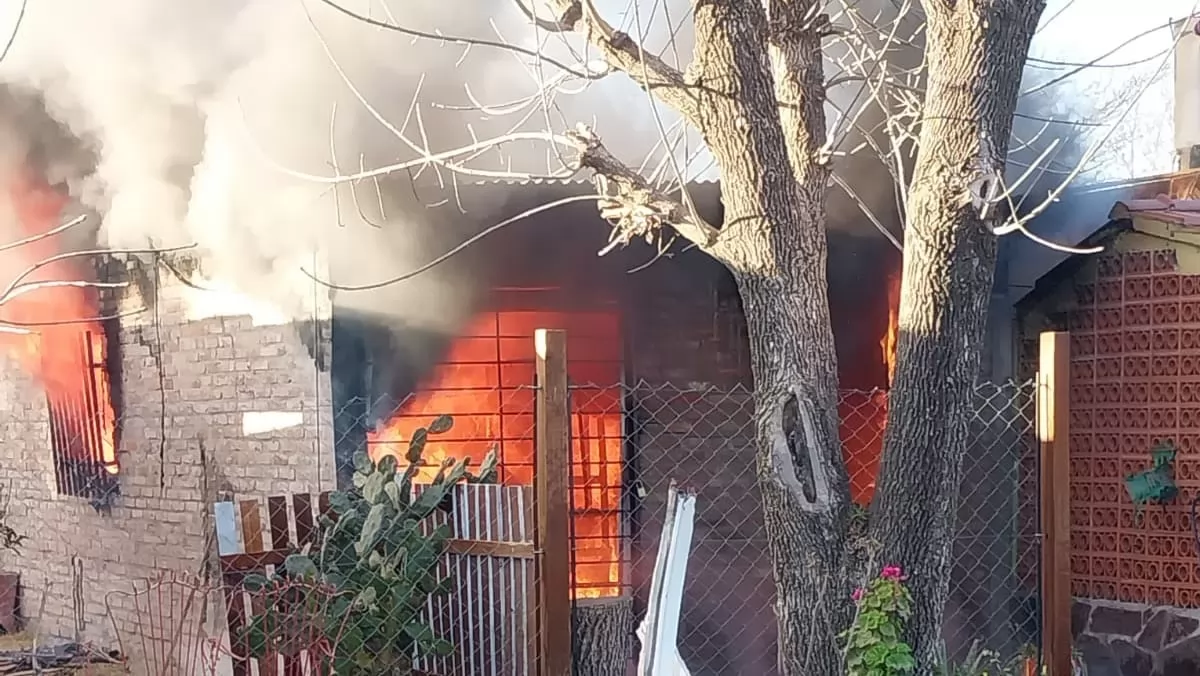 Bermúdez: lanzaron una colecta para la familia de Villa el Prado que perdió su casa en un incendio