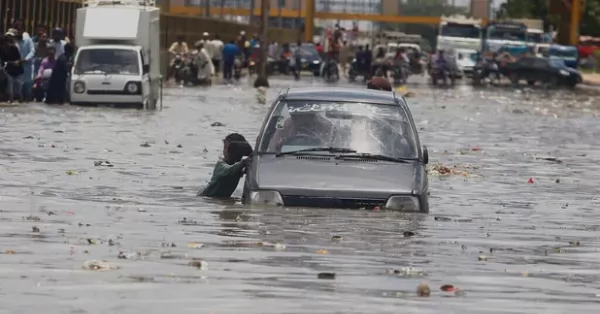 Inundaciones en Pakistán acumulan 1350 víctimas fatales y 30 millones de personas desplazadas