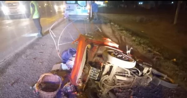 Ricardone: Un camión colisionó con un mototriciclo en Ruta A012