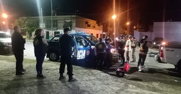 Detuvieron a dos policías de Rosario acusados de recibir sobornos de una facción de Los Monos