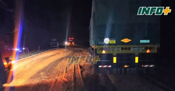Choque de camiones en Autopista Rosario Santa Fe a la altura de Oliveros