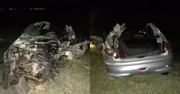 Accidente fatal en Autopista a Córdoba: murió un automovilista de 23 años tras chocar con un camión