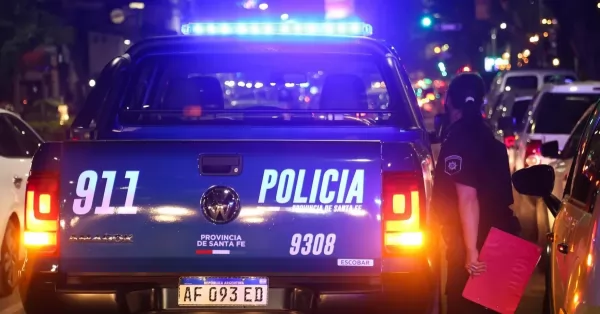Un joven motociclista murió en una persecución policial en Puerto San Martín y hay un policía detenido