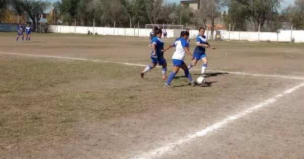 Fútbol Femenino: Barrio Vila perdió el invicto que defendía desde el 2021