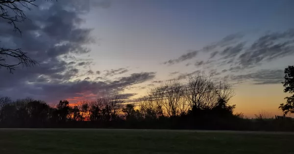 El sol suaviza una jornada fría en la región