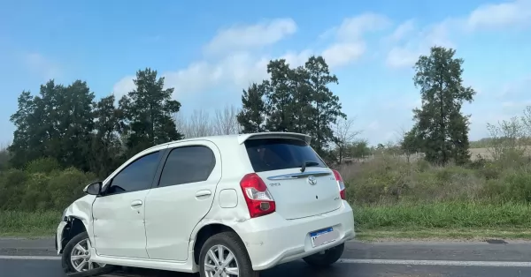 Un despiste de un automóvil complicó la circulación en la Autopista Rosario - Santa Fe 