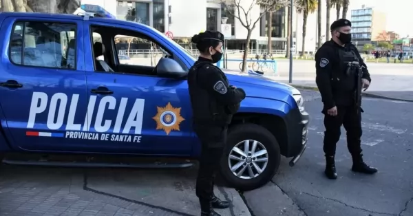 Un hombre fue atacado a balazos en el interior de su casa en Rosario