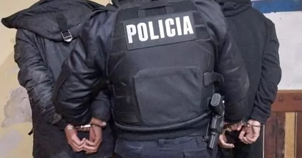 Dos jóvenes fueron detenidos cuando robaban en una vivienda de Fray Luis Beltrán