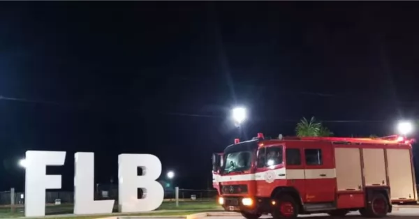 Llegó la autobomba para los bomberos voluntarios de Fray Luis Beltrán 