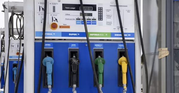 Postergan aumentos en combustibles para la segunda quincena de enero