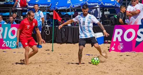 Fútbol playa en Rosario: Argentina piensa en las semifinales 