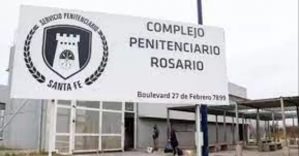 Balearon el Complejo Penitenciario de Rosario y dejaron un mensaje intimidante