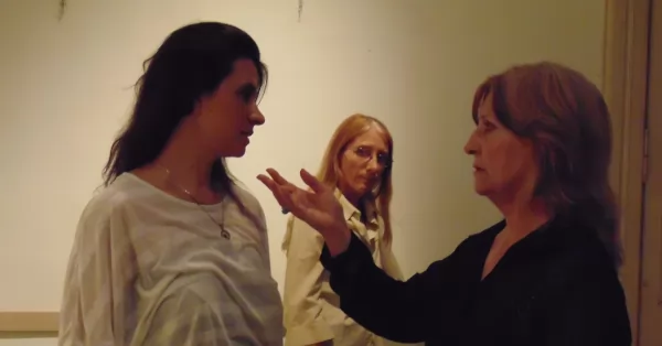 Presentan obra teatral sobre violencia de género en Fray Luis Beltrán