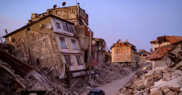 Un nuevo terremoto en Turquía dejó seis muertos y 300 heridos