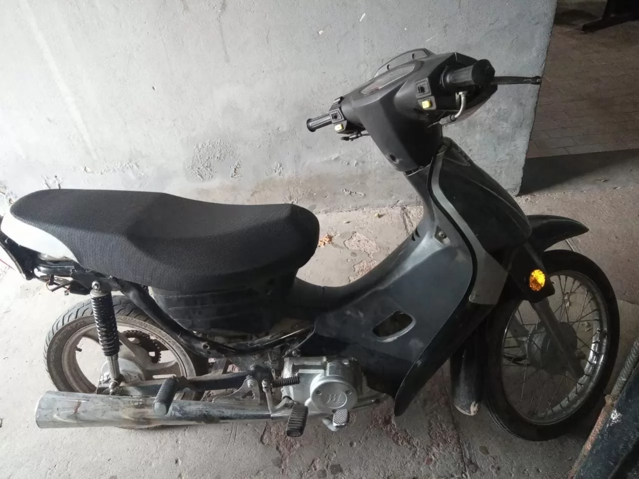 San Lorenzo: dos adolescentes iban en una moto robada y fueron detenidos