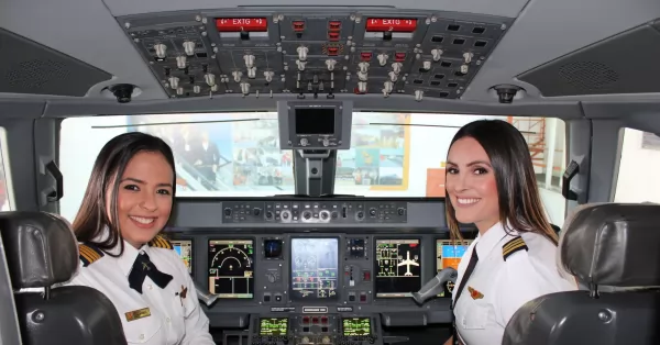 La piloto más jóven de América Latina encabezó el primer vuelo con tripulación femenina de Venezuela